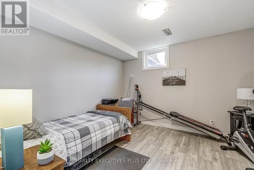 107 Madison Crt W, Welland, ON - Indoor Photo Showing Bedroom