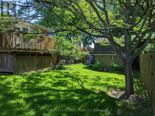 107 Madison Court W, Welland, ON - Outdoor With Backyard