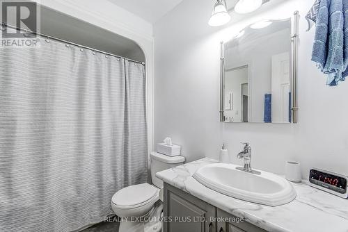 107 Madison Court W, Welland, ON - Indoor Photo Showing Bathroom