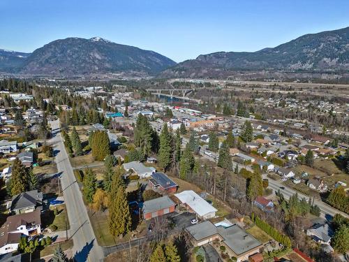 2532 9Th Avenue, Castlegar, BC - Outdoor With View