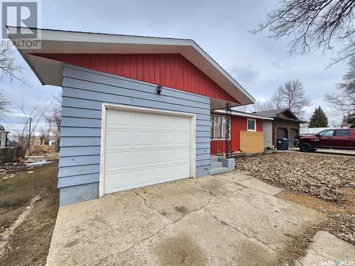 733 Mann Avenue, Radville, SK - Outdoor With Exterior