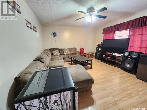 733 Mann Avenue, Radville, SK - Indoor