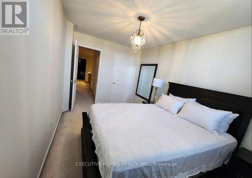 6256 Avonhurst Drive N, Mississauga, ON - Indoor Photo Showing Bedroom
