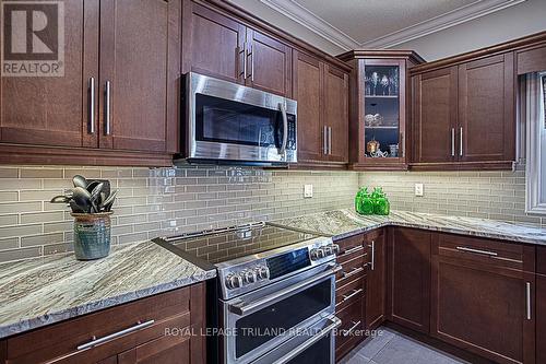 224 Boyd Blvd, Zorra, ON - Indoor Photo Showing Kitchen With Upgraded Kitchen
