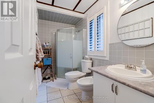 113 Bowen Rd, Kawartha Lakes, ON - Indoor Photo Showing Bathroom