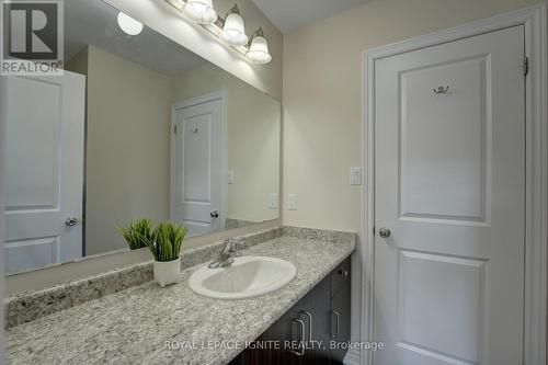 60 Paul Rexe Blvd, Peterborough, ON - Indoor Photo Showing Bathroom