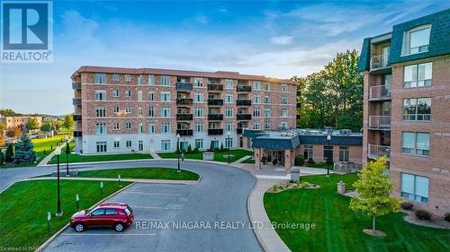 523 - 8111 Forest Glen Drive, Niagara Falls, ON - Outdoor With Balcony With Facade