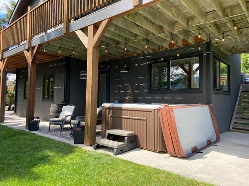 816 Lakeview Meadows Green, Windermere, BC - Outdoor With Deck Patio Veranda With Exterior