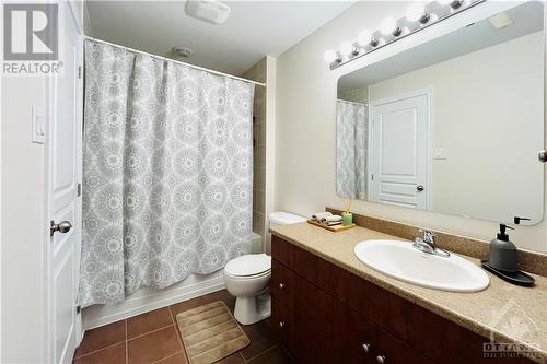 39 Hawkstone Gate, Ottawa, ON - Indoor Photo Showing Bathroom