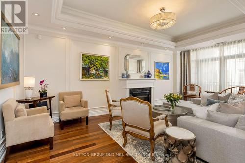 2 - 73 Scollard Street, Toronto, ON - Indoor Photo Showing Living Room