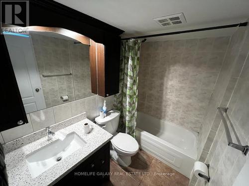 402 - 5580 Sheppard Avenue E, Toronto, ON - Indoor Photo Showing Bathroom