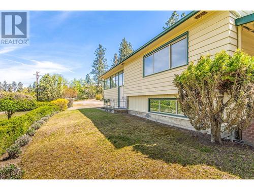 4729 Lakeshore Road, Kelowna, BC - Outdoor