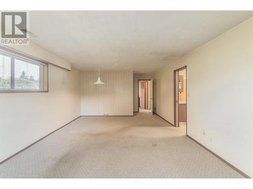 4729 Lakeshore Road, Kelowna, BC - Indoor Photo Showing Other Room