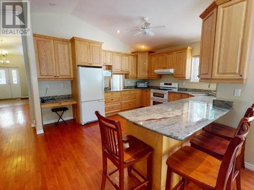 2339 Lang Bay Road, Powell River, BC - Indoor Photo Showing Kitchen