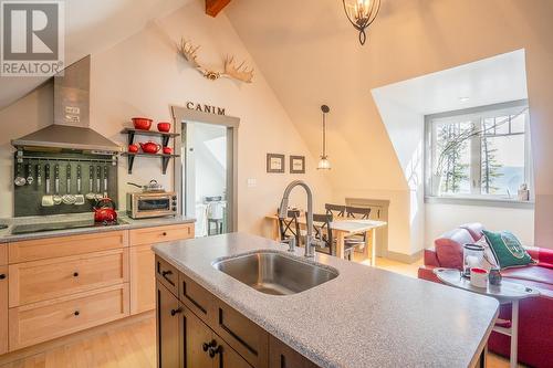 7460 Ruffell Road, Canim Lake, BC - Indoor Photo Showing Kitchen