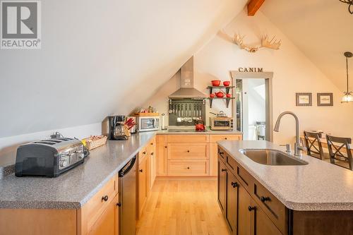 7460 Ruffell Road, Canim Lake, BC - Indoor Photo Showing Kitchen