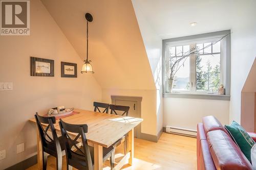 7460 Ruffell Road, Canim Lake, BC - Indoor Photo Showing Dining Room