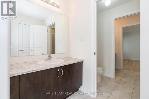 104 Durham Ave, Barrie, ON - Indoor Photo Showing Bathroom