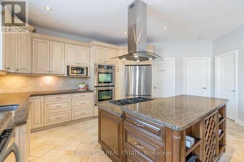 12 Lauder Rd, Oro-Medonte, ON - Indoor Photo Showing Kitchen With Upgraded Kitchen