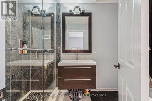 4786 Creditview Rd, Mississauga, ON - Indoor Photo Showing Bathroom