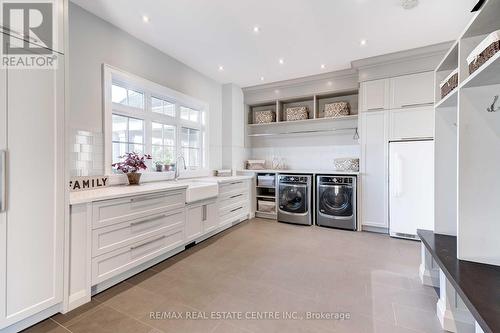 4496 Henderson Rd, Milton, ON - Indoor Photo Showing Laundry Room