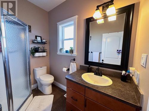 10708 Briarwood Crescent, Dawson Creek, BC - Indoor Photo Showing Bathroom