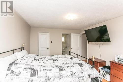 464 Hazel Street, Waterloo, ON - Indoor Photo Showing Bedroom