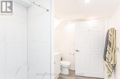 464 Hazel Street, Waterloo, ON - Indoor Photo Showing Bathroom
