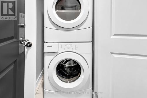#816 -125 Western Battery Rd, Toronto, ON - Indoor Photo Showing Laundry Room