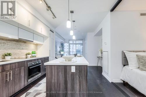 #511 -8 Mercer St, Toronto, ON - Indoor Photo Showing Kitchen With Upgraded Kitchen