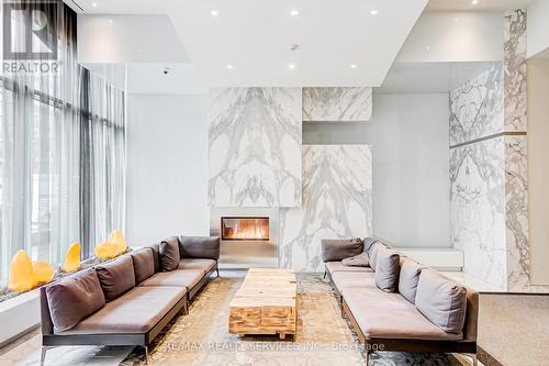 206 - 8 Charlotte Street, Toronto, ON - Indoor Photo Showing Living Room