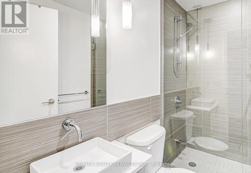 206 - 8 Charlotte Street, Toronto, ON - Indoor Photo Showing Bathroom