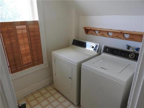 113 Lyons Street W, Virden, MB - Indoor Photo Showing Laundry Room