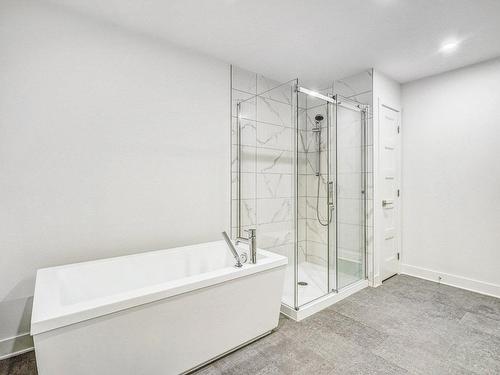 Overall view - 302-689 Boul. St-Jean-Baptiste, Mercier, QC - Indoor Photo Showing Bathroom
