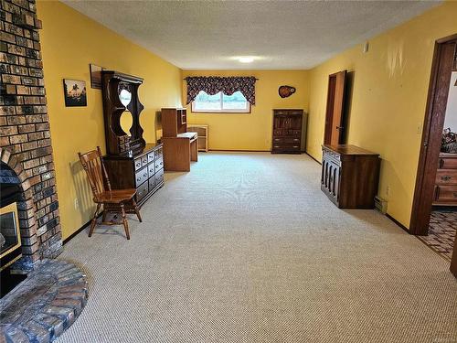 3544 Frank St, Port Alberni, BC - Indoor With Fireplace