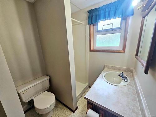 3544 Frank St, Port Alberni, BC - Indoor Photo Showing Bathroom