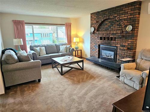 3544 Frank St, Port Alberni, BC - Indoor Photo Showing Living Room With Fireplace
