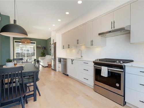 167-3501 Dunlin St, Colwood, BC - Indoor Photo Showing Kitchen With Stainless Steel Kitchen With Upgraded Kitchen