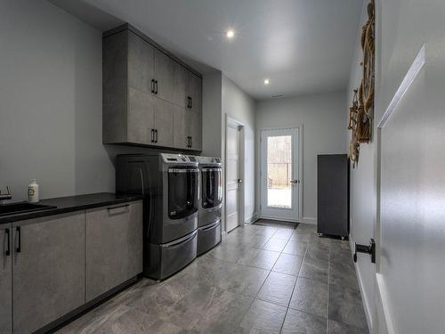 Cuisine - 534 Rue Du Boisé, Acton Vale, QC - Indoor Photo Showing Laundry Room