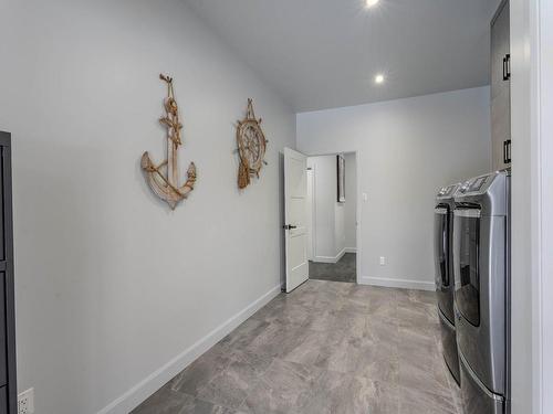 Salle de lavage - 534 Rue Du Boisé, Acton Vale, QC - Indoor Photo Showing Laundry Room