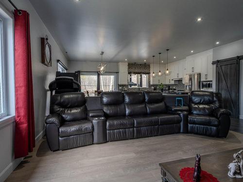 Salon - 534 Rue Du Boisé, Acton Vale, QC - Indoor Photo Showing Living Room