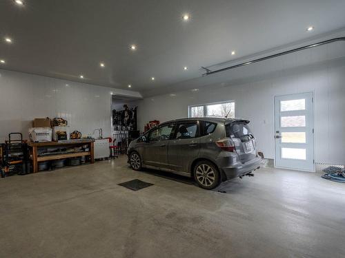 Garage - 534 Rue Du Boisé, Acton Vale, QC - Indoor Photo Showing Garage