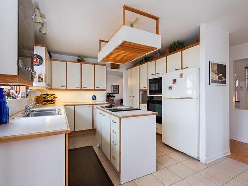 Kitchen - 829 Rue Mousseau, Laval (Sainte-Dorothée), QC - Indoor Photo Showing Kitchen With Double Sink