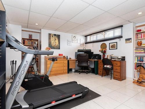 Playroom - 829 Rue Mousseau, Laval (Sainte-Dorothée), QC - Indoor Photo Showing Gym Room