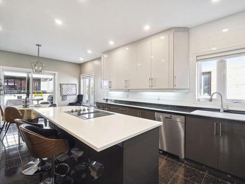 Cuisine - 101 Rue Northview, Dollard-Des-Ormeaux, QC - Indoor Photo Showing Kitchen With Double Sink With Upgraded Kitchen