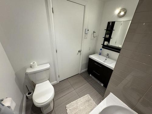 Bathroom - 1826 Rue Beaudry, Montréal (Ville-Marie), QC - Indoor Photo Showing Bathroom