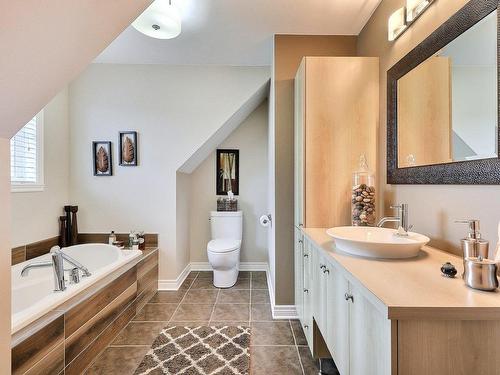 Bathroom - 116 Rue Des Pruches, Saint-Jean-Sur-Richelieu, QC - Indoor Photo Showing Bathroom