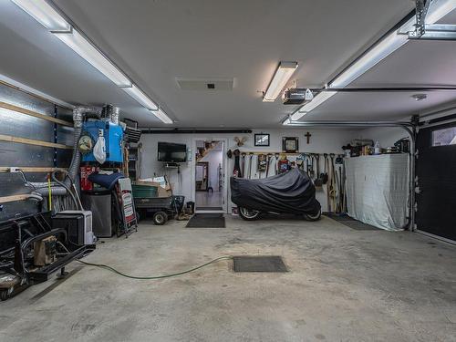 Garage - 251 Rue Du Lac-Marier, Sainte-Marguerite-Du-Lac-Masson, QC - Indoor Photo Showing Garage