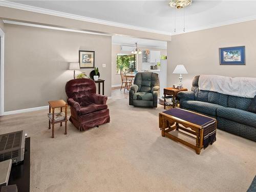 2845 Bradshaw Rd, Duncan, BC - Indoor Photo Showing Living Room