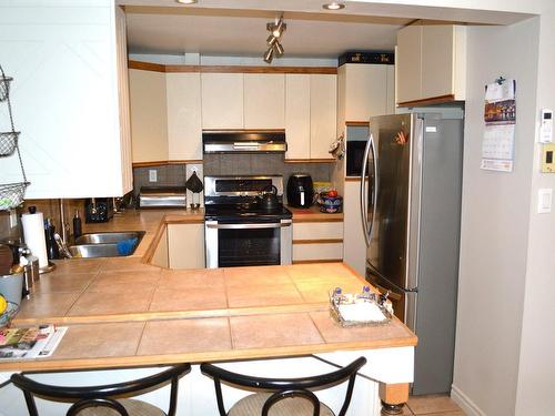 Cuisine - 885 Boul. Patrick, Drummondville, QC - Indoor Photo Showing Kitchen With Double Sink